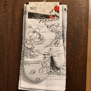 Minnie Mouse Sketchbook Oven Mitt & Kitchen Towels